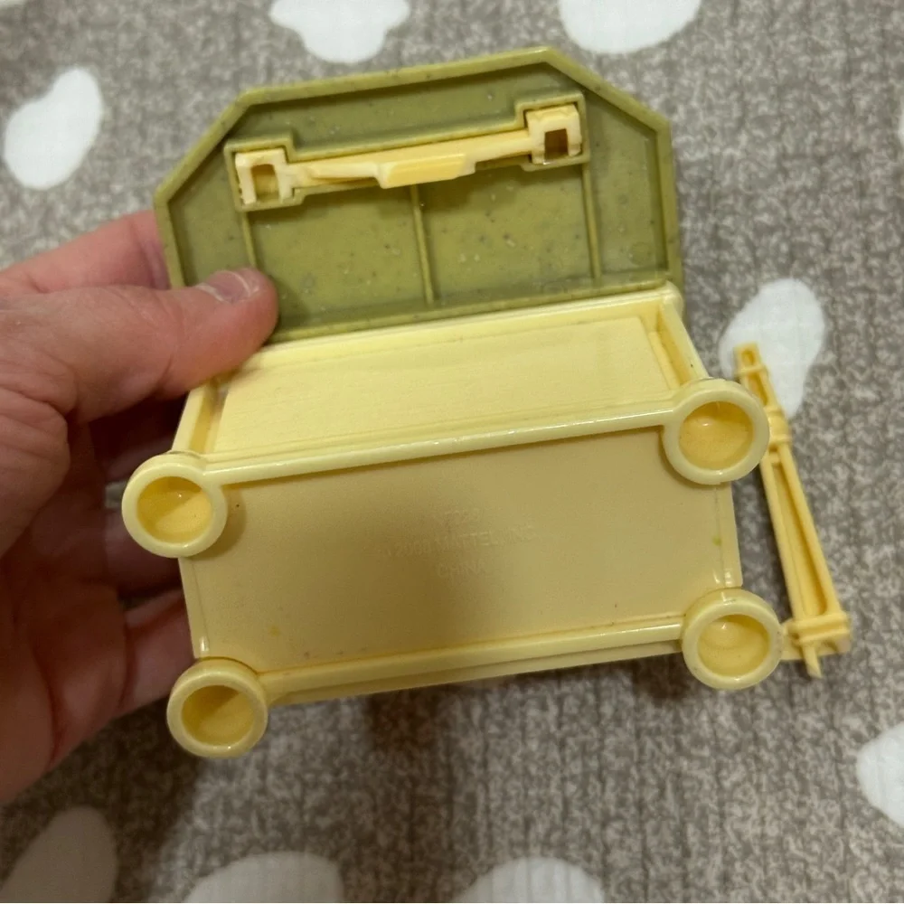 Vintage 2004 Fisher Price loving family dollhouse furniture accessories toys lot